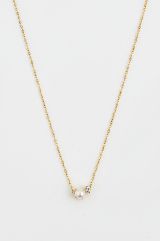 Collier Adaline perle blanche seule fond blanc
