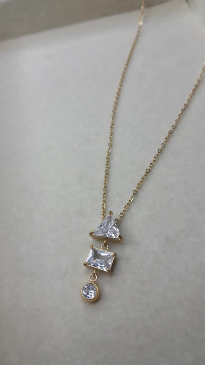 Collier Avy
