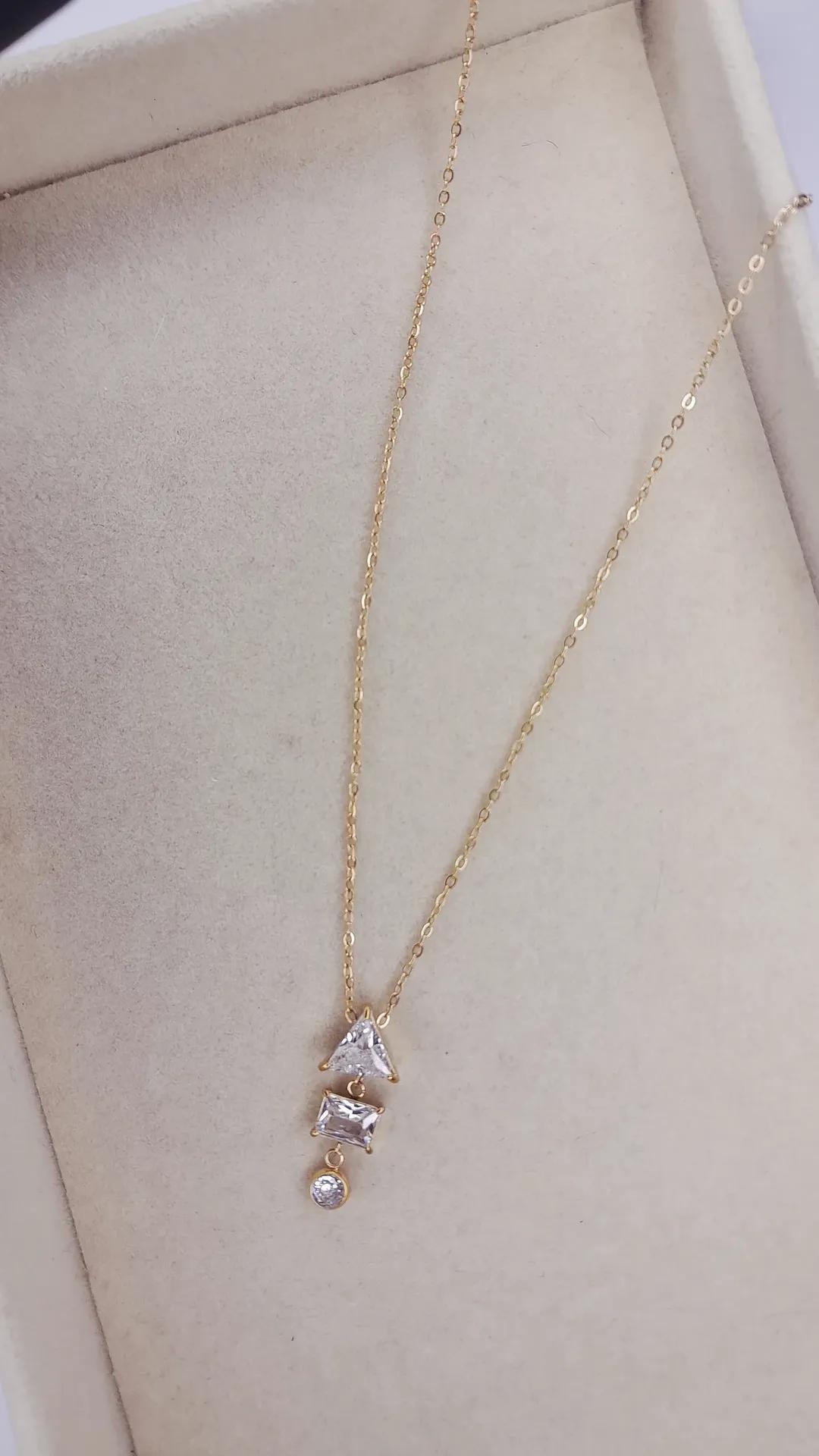 Collier Avy
